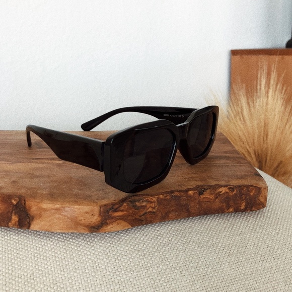 Revolt Society Accessories - GLOSSY BLACK OVERSIZED SUNGLASSES